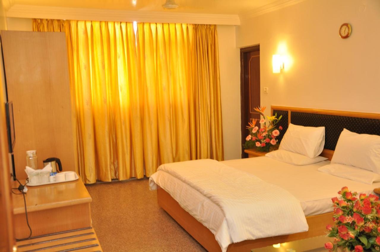 העיר בנגלור Hotelpearlinn מראה חיצוני תמונה